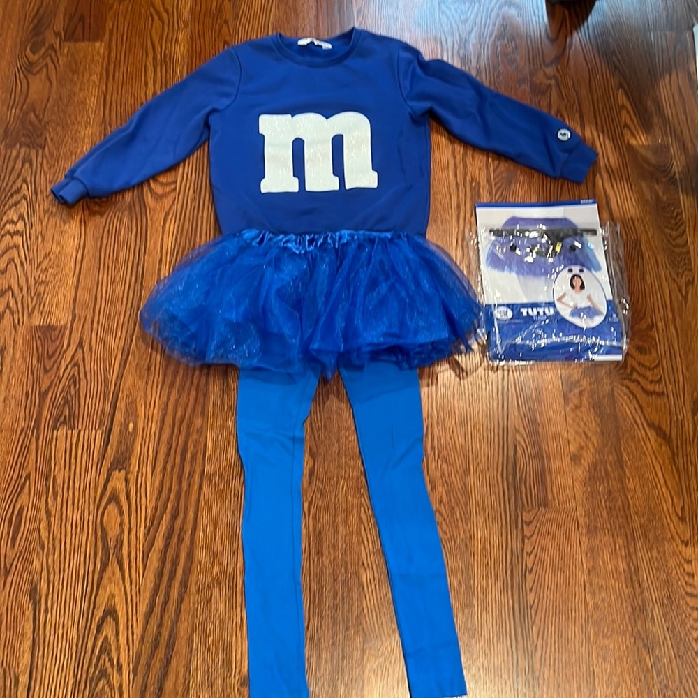 Girls M & M Halloween costume. Size 8. Fits 8/9. Like new. Blue